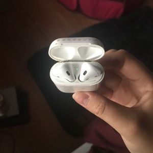 Apple AirPods
